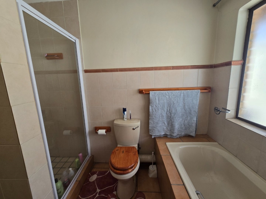 3 Bedroom Property for Sale in Heuwelsig Free State